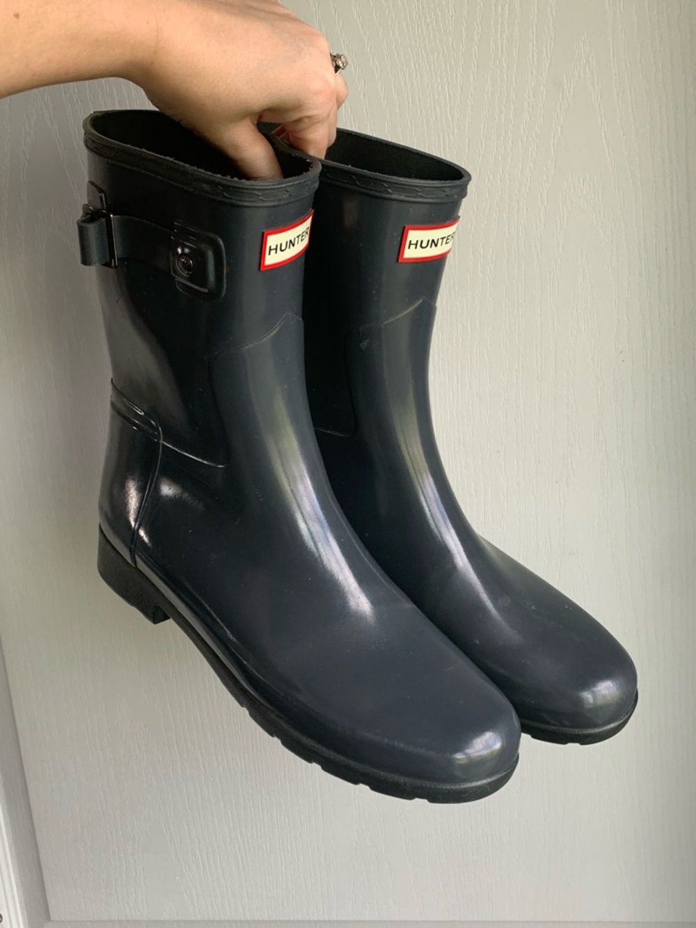 Hunter Original Short Gloss Rain Boots in Dark Slate. - Picture 2 of 7
